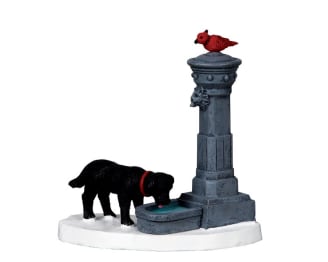 Lemax - Lemax - Figurine chien et fontaine d'eau L.4,2 x l.7,7 x H.7,8 cm