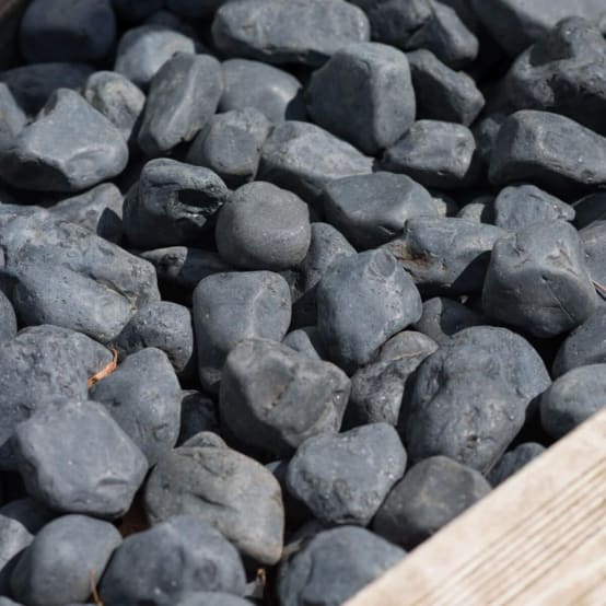 sacs de galet noir de 15kg Jardiland