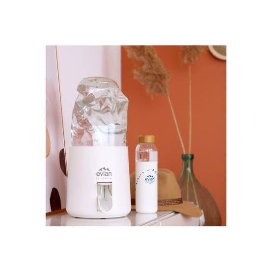 Fontaine à eau Evian Fontaine à Eau (re)new Evian Renew (re)new Re(new)  evian Fontaine Eau Fontaine à eau Eau grand format Ea