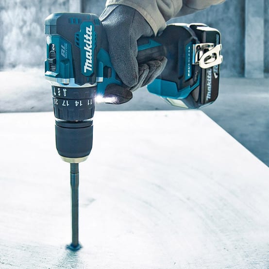 Perceuse visseuse à percussion MAKITA DHP487Z 18V (vendu sans