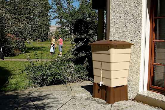 Recuperateur Eau De Pluie Gouttiere Rectangulaire Récupérateur d'eau de pluie 300L rectangulaire sable - GARANTIA - Jardiland